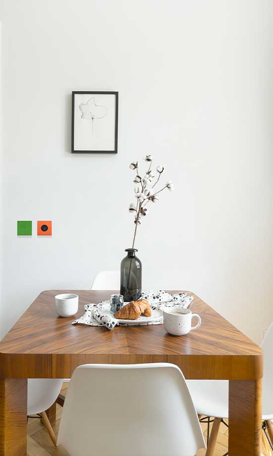 Madame steel appareillage vert texturé et orange texturé.