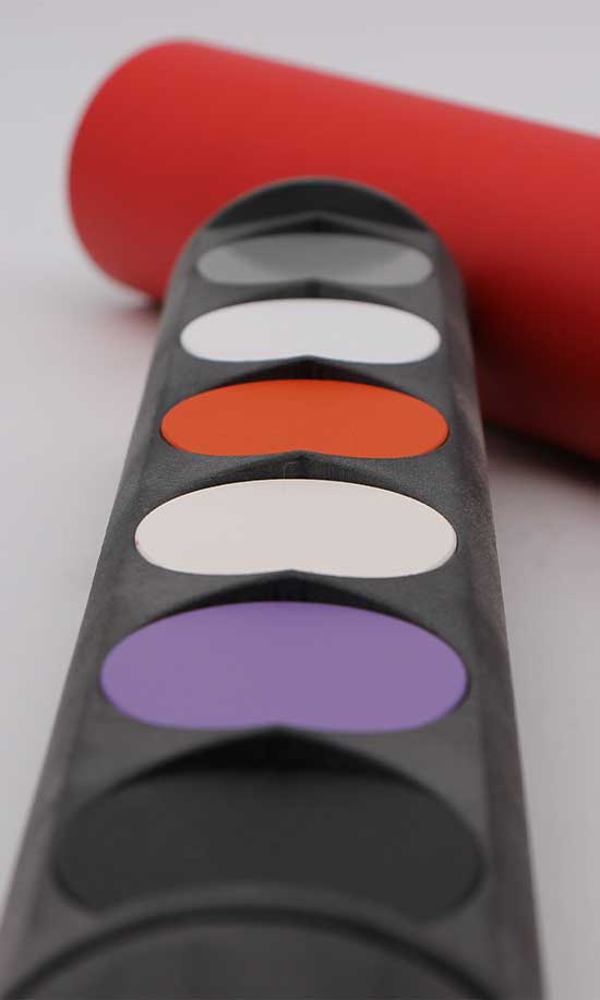 Madame Steel échantillon de finition en forme de tube de rouge à lèvre.