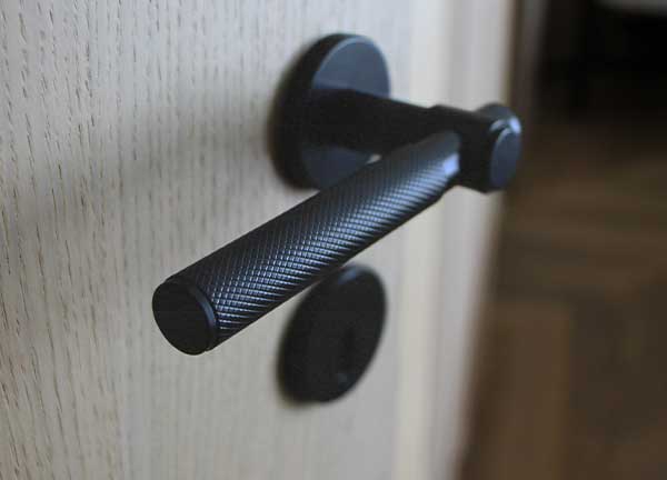 madame steel poignée mia finition noir texturé